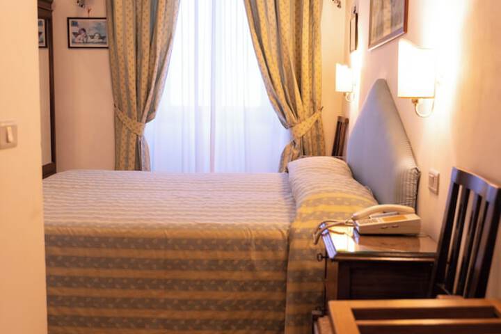Room 29 of 141
