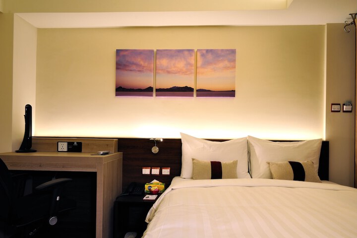 Room 16 of 39