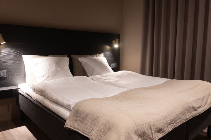 Room 4 of 25