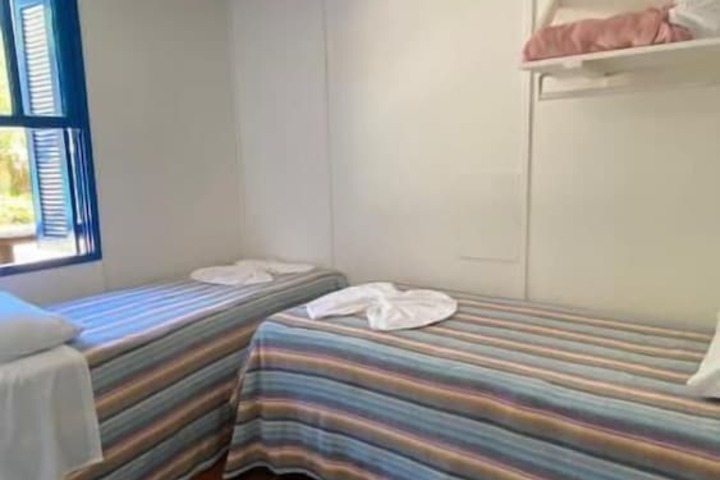 Room 28 of 60