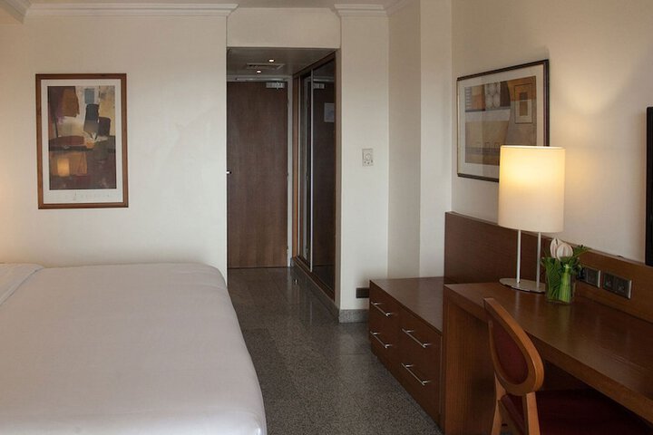 Room 31 of 103