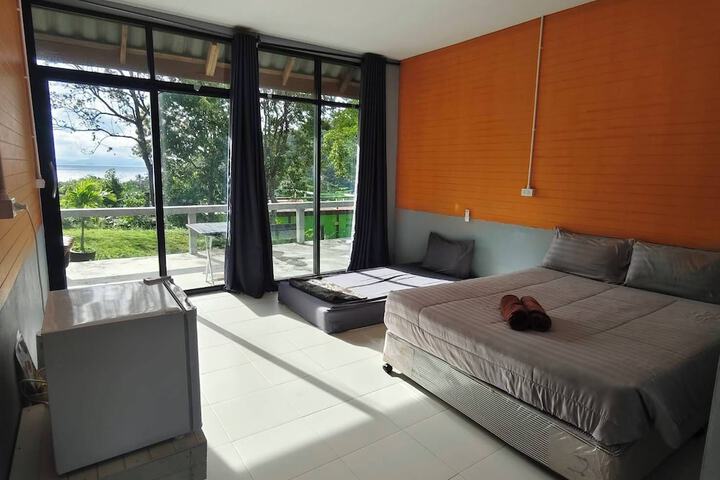 Room 8 of 43