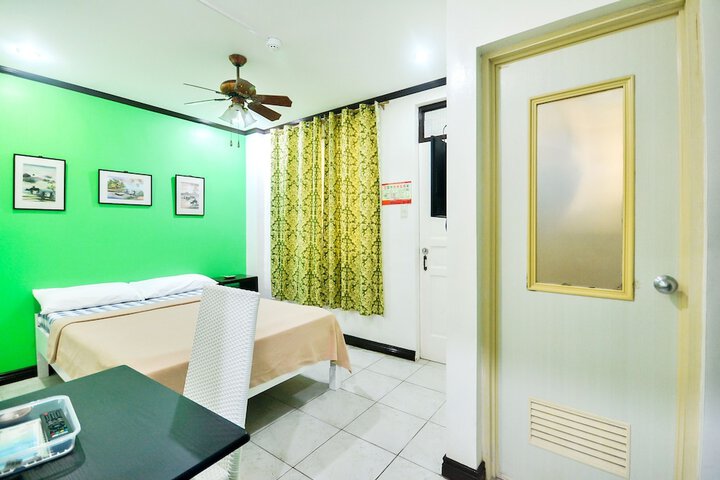 Room 8 of 30