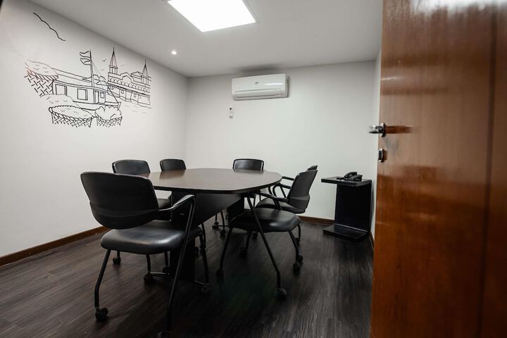 Business Center 113 of 127