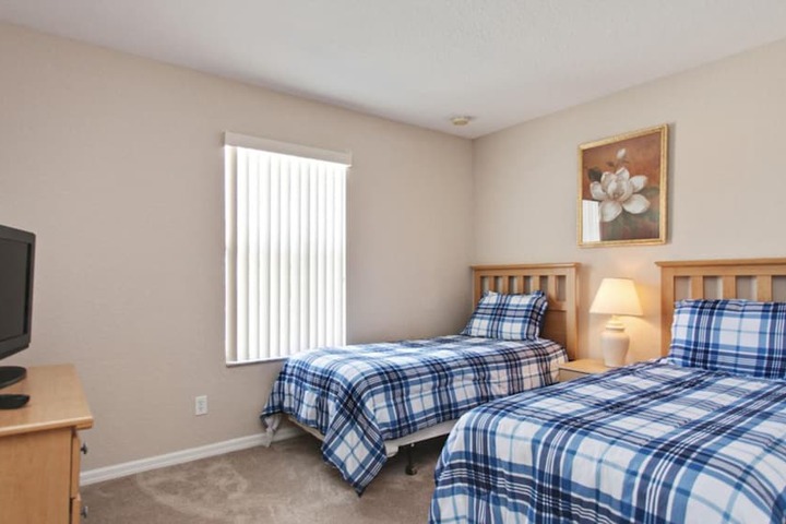 Room 5 of 35