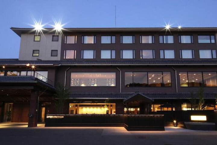 Hotel 43 of 44