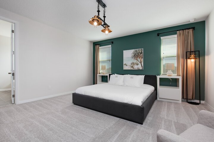 Room 4 of 80