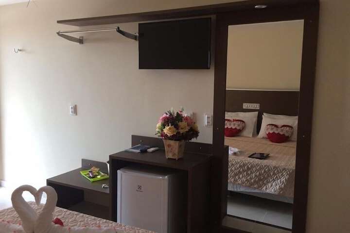 Room 5 of 82