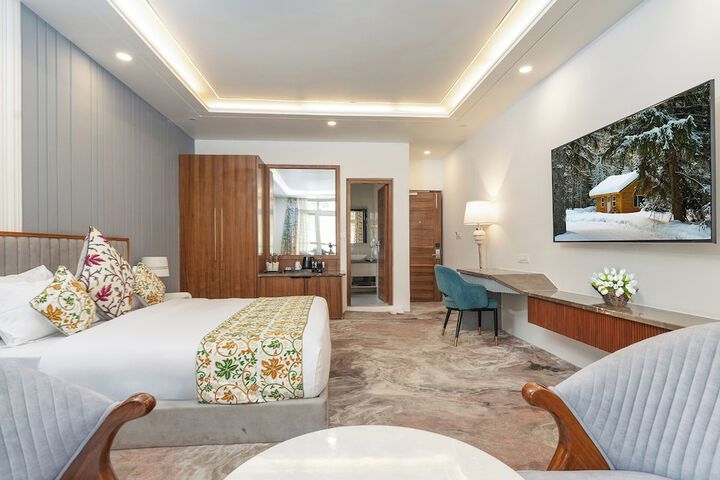 Room 10 of 35