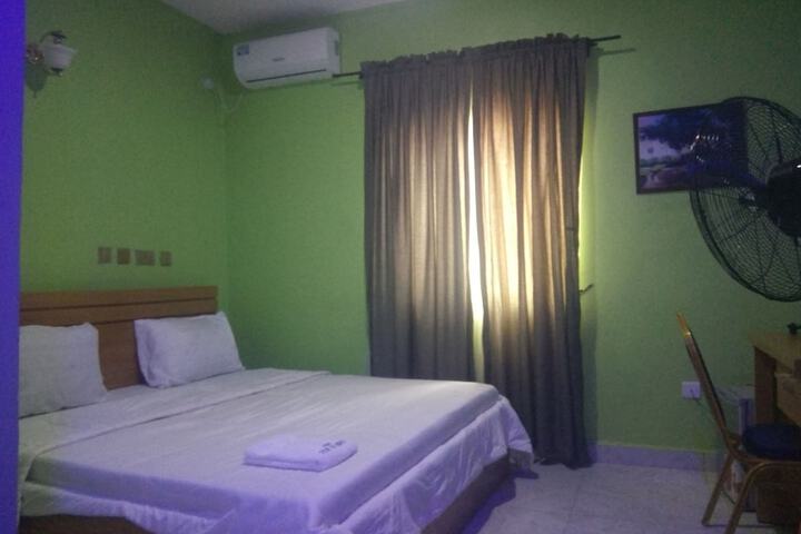 Room 3 of 22
