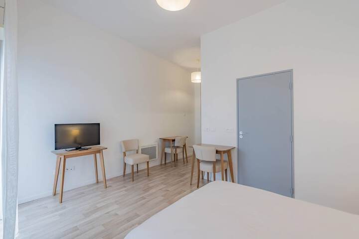 Room 8 of 26