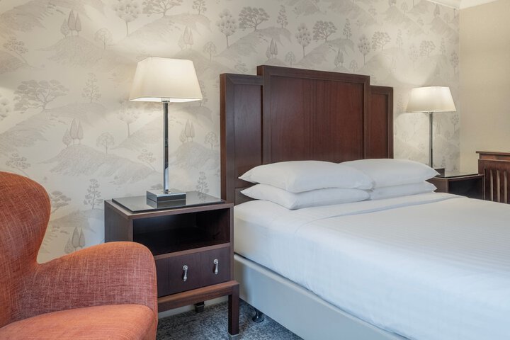 Room 14 of 105
