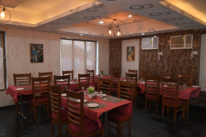 Dining 67 of 89