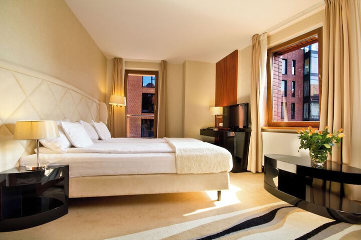 Room 3 of 17