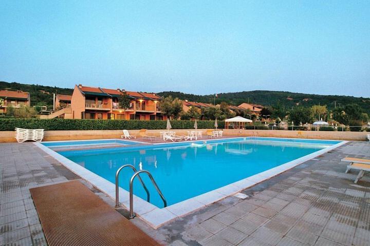 Pool 55 of 90