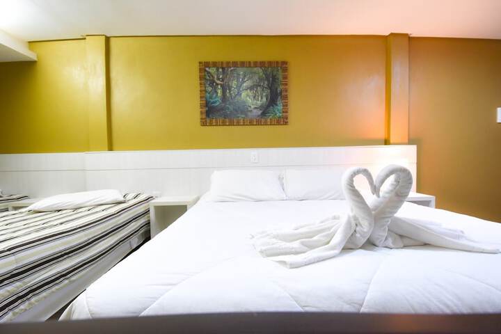 Room 4 of 13