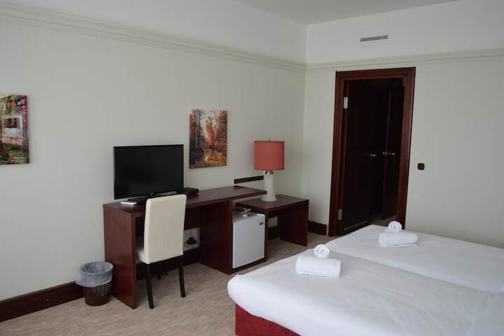 Room 8 of 63