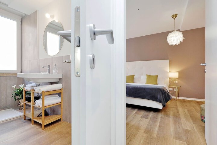Room 108 of 195