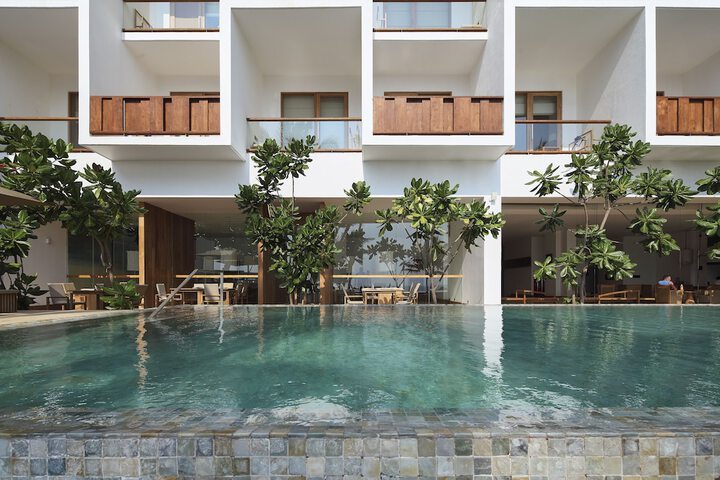 Pool 44 of 81