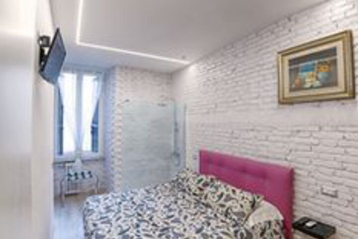 Room 5 of 13