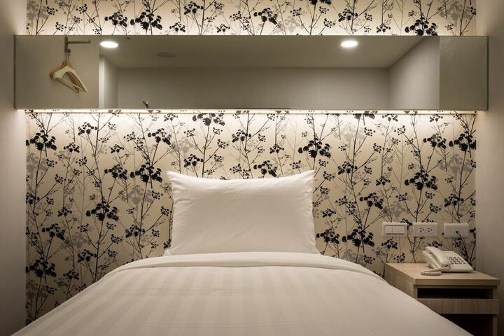 Room 9 of 43