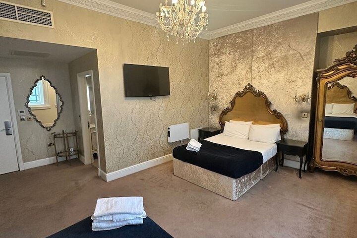 Room 54 of 171