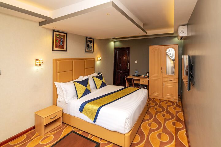Room 44 of 93
