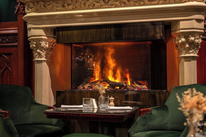 Lounge 71 of 74