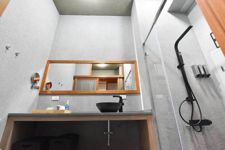 Room 16 of 21