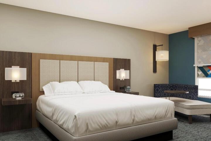 1 King Bed (7 of 10)