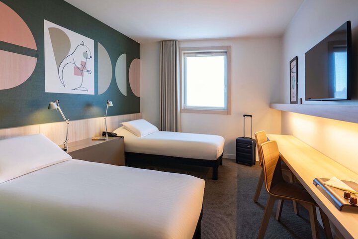 Room 8 of 51