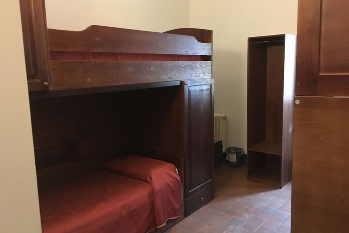 Room 15 of 48