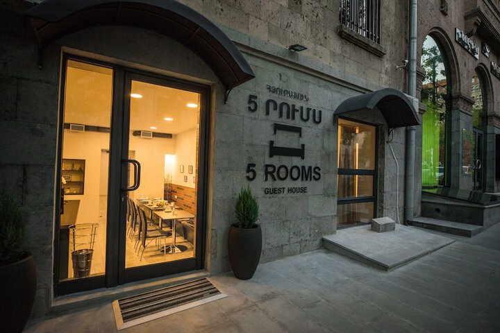 5 Rooms Mini-Hotel & Tours