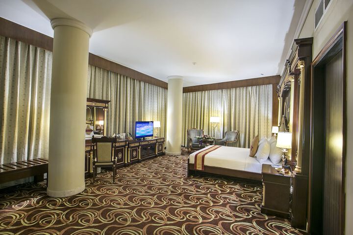 Room 26 of 65