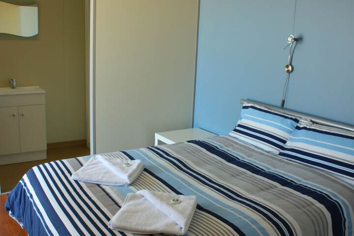 Room 4 of 12