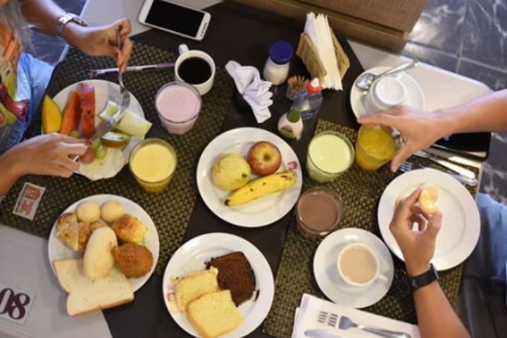 Breakfast/Coffee Service 36 of 53