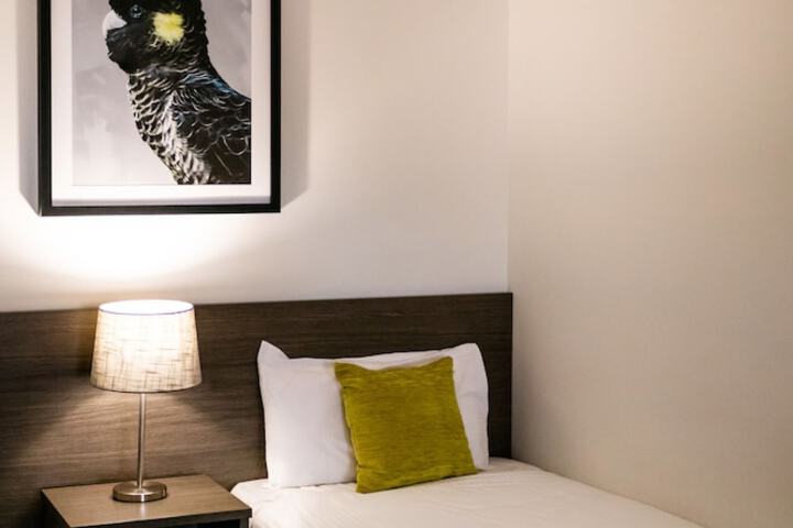 Room 4 of 74