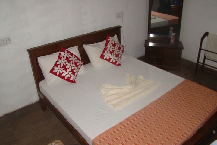 Room 2 of 27