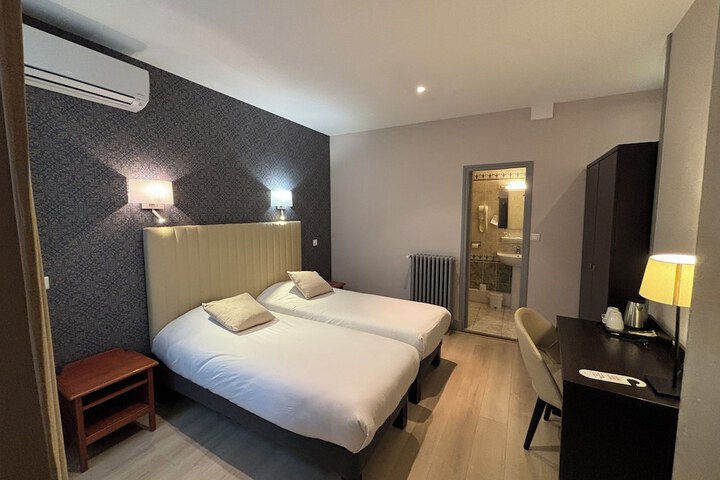 Room 14 of 31