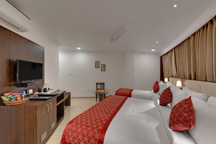 Room 3 of 20