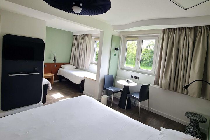 Room 30 of 81