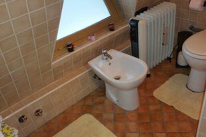 Room 5 of 15