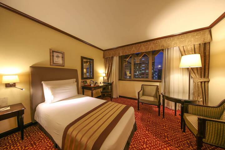 Room 15 of 108