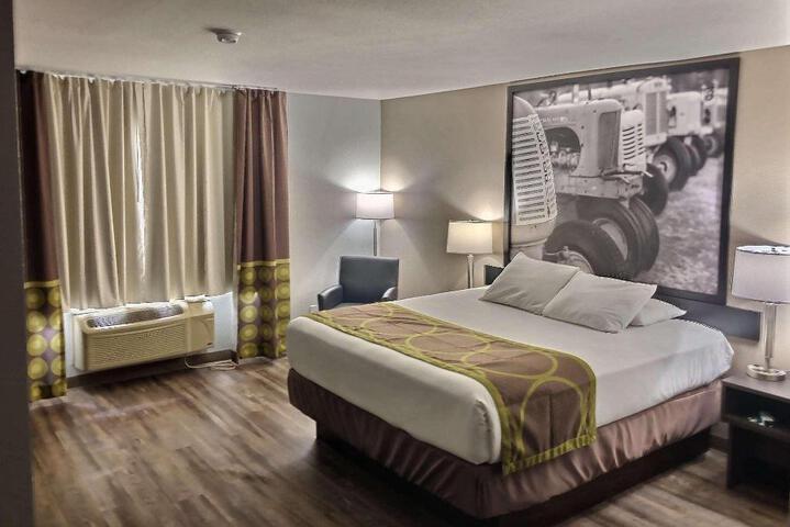 1 King Bed (7 of 7)