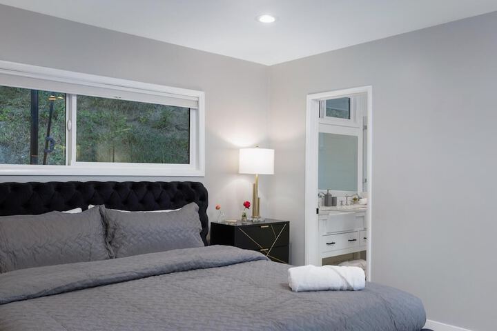 Room 3 of 46