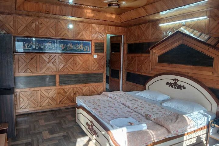 Room 3 of 11