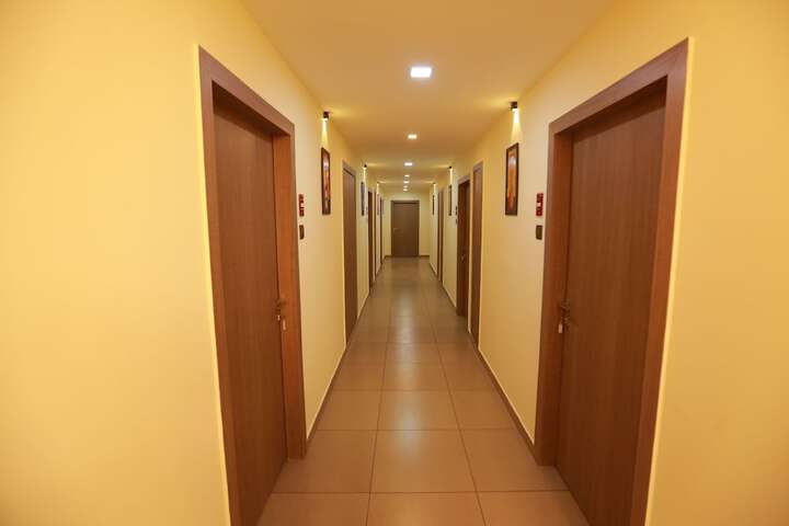 Ballroom/Hall 28 of 43