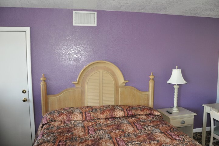 1 King Bed (1 of 2)