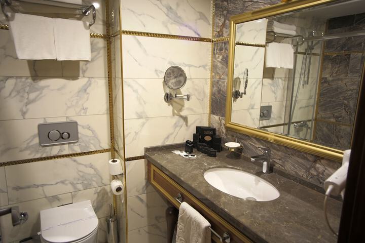 Room 21 of 70