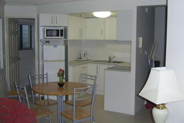 Room 4 of 32
